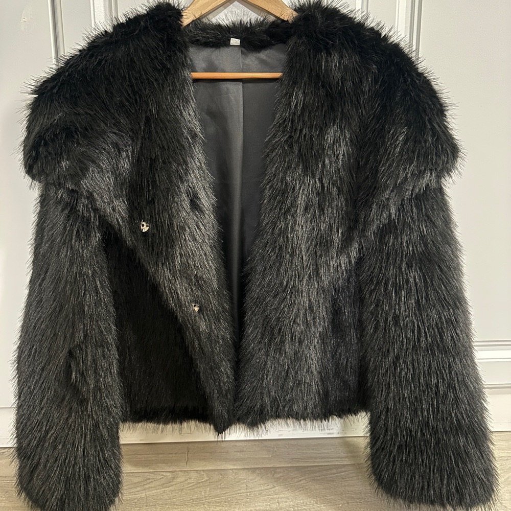 Elegant Black Faux Fur Jacket